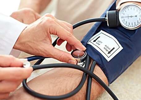 Combining Smaller Doses of Blood Pressure Drugs Lowers Side Effects