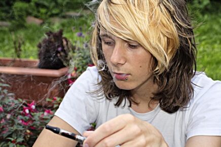 Teens Who Vape More Likely to Smoke Cigarettes