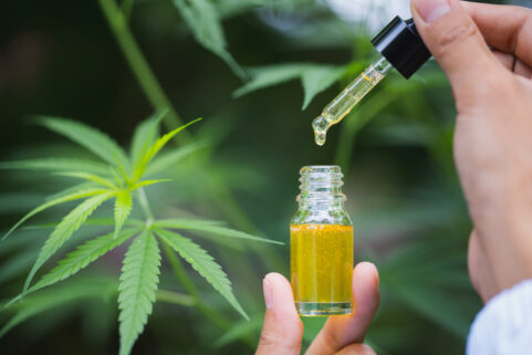 How CBD Treats Chronic Pain While Yielding Fewer Side Effects