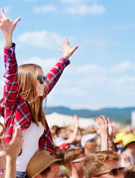 Going to See Taylor Swift? Here’s How to Handle Pain from Standing for Hours