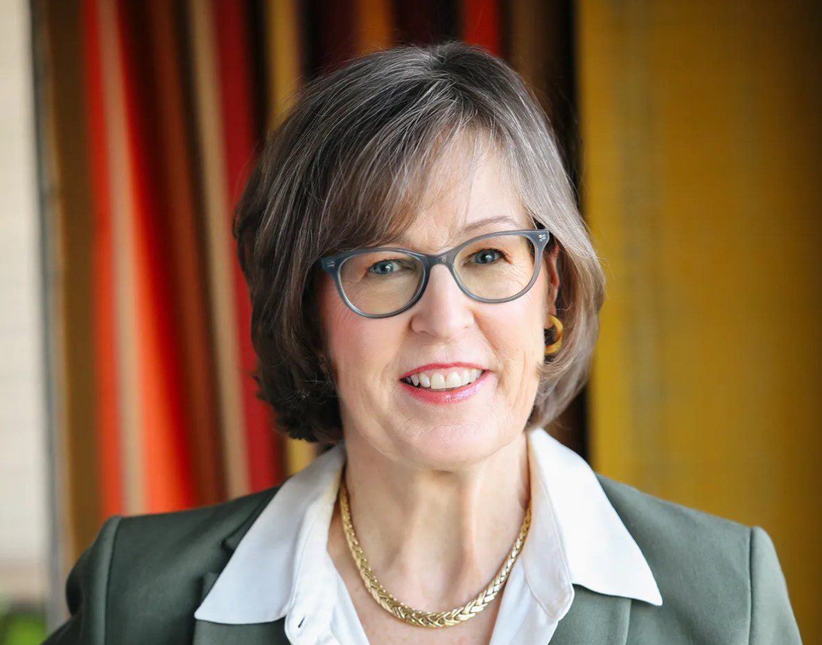 Suzanne Robotti Headshot